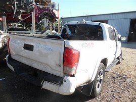 2017 Toyota Tacoma White Crew Cab 3.5L MT 4WD #Z24667